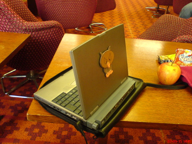 Scaled image sexy_laptops_with_fruits3.jpg 
